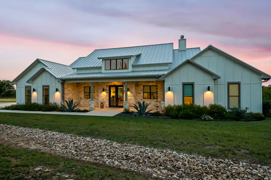 494 Zufrieden Berg Way, Fredericksburg, TX 78624 - Image #2