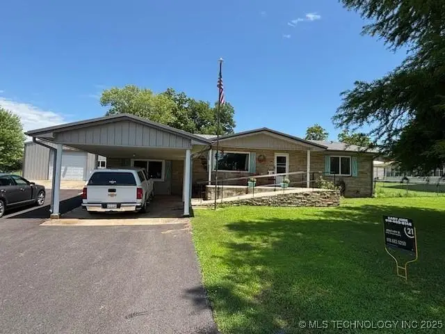 902 NE Rushwood Drive, Stigler, OK 74462 - Image #1