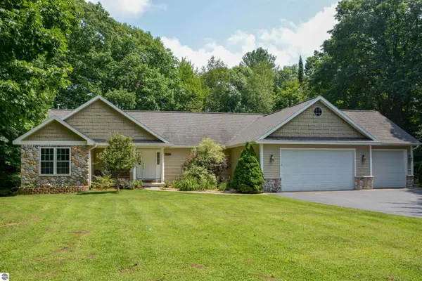 7272 Russ Noble, TraverseCity, MI 49685