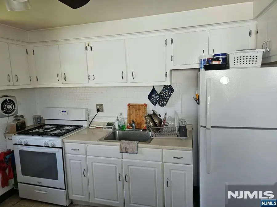 297 Prospect Avenue , 2, Bergenfield, NJ 07621 - #3