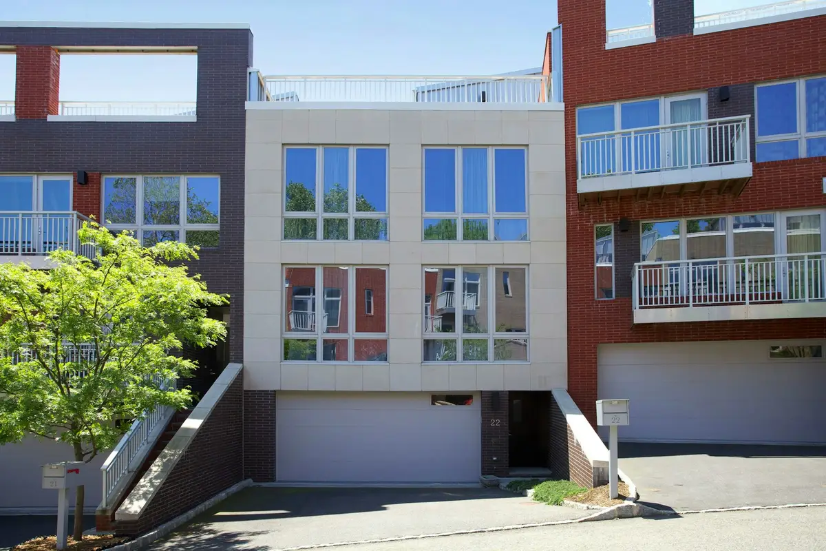 22 Vela Way, Edgewater, NJ 07020 - Image #1