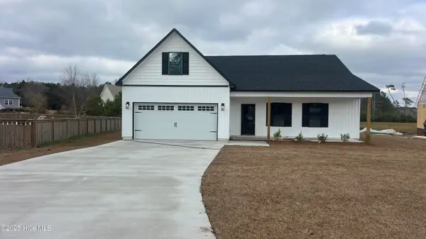 111 Camelot Drive, Holly Ridge, NC 28445