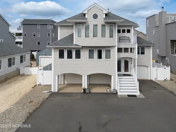 42 Bay Breeze Drive, Toms River, NJ 08753
