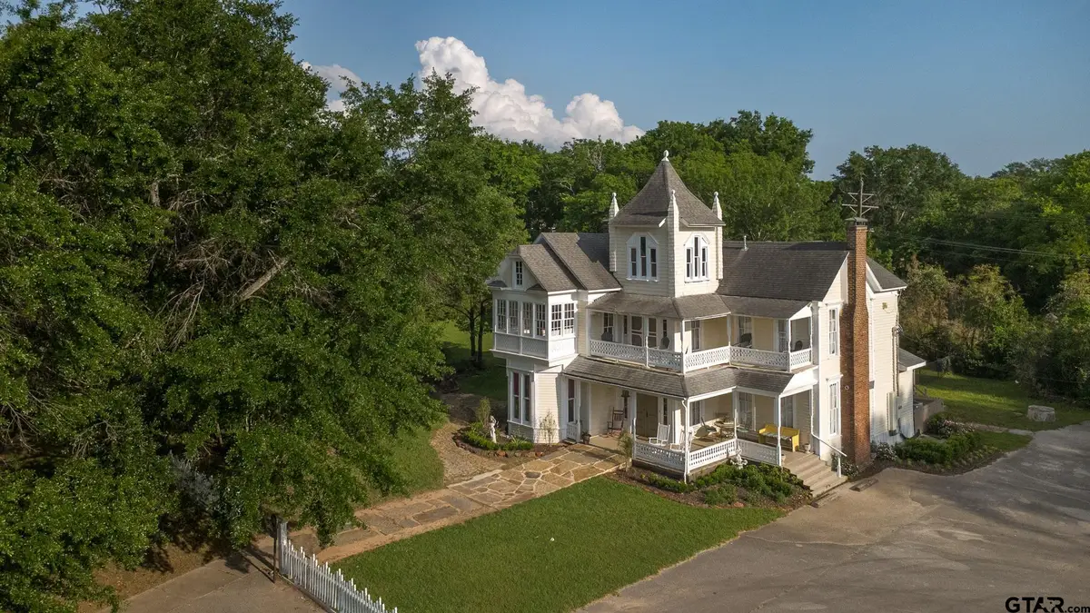 301 W Larissa Street, Jacksonville, TX 75766 - Image #1