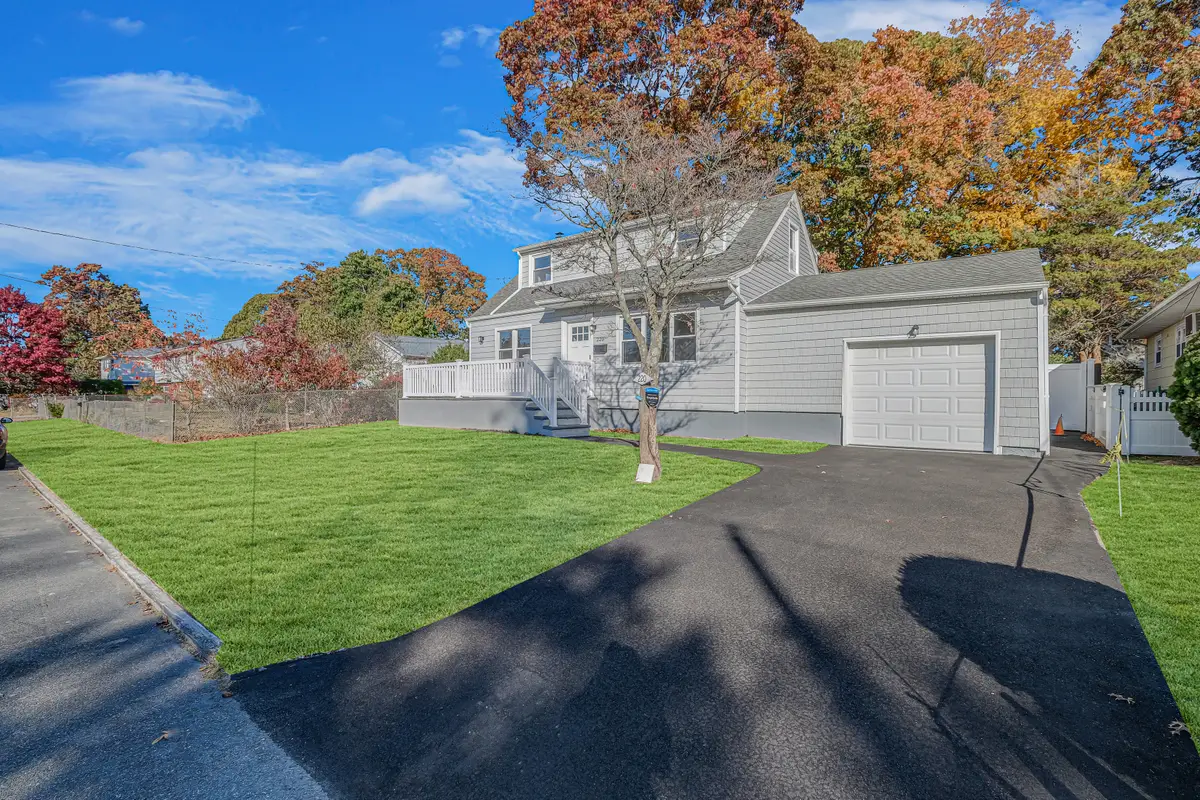 220 Trouville Road, Copiague, NY 11726 - Image #1