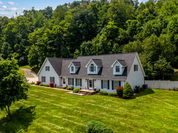565 County Road 31, Chesapeake, OH 45619