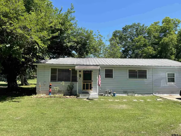 116 5th St SW, Bogata, TX 75417