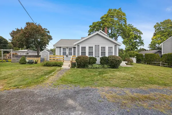 4 Wharf Ln, Kingston, MA 02364