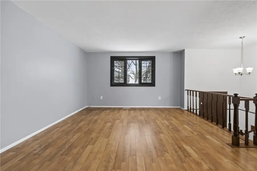 300 Moonridge Drive, Economy, PA 15042 - Image #3