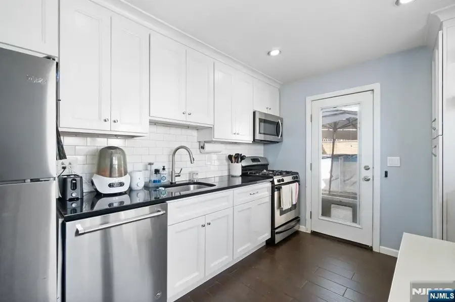 340 Marsan Dr, Carlstadt, NJ 07072 - Image #2