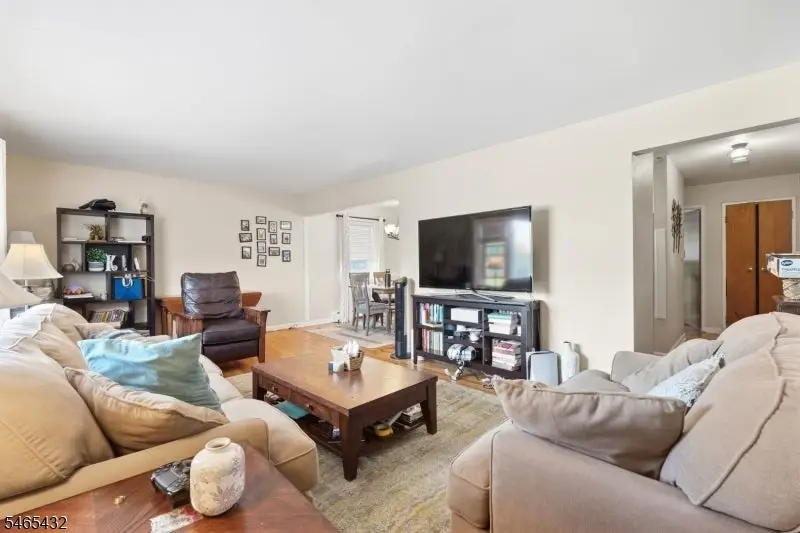 565 Grove St #B4, Clifton, NJ 07013 - #3