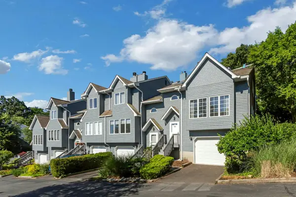 8 Village Gate Way #8, Nyack, NY 10960