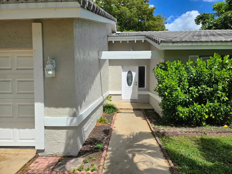 3921 NW 114th Avenue, Coral Springs, FL 33065 - #3