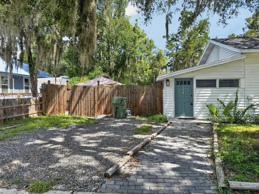 325 S 2nd Street, Leesburg, FL 34748 - #2