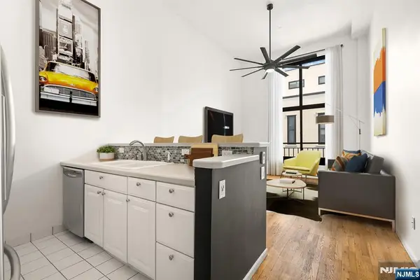 518-536 Gregory A425, Weehawken, NJ 07086