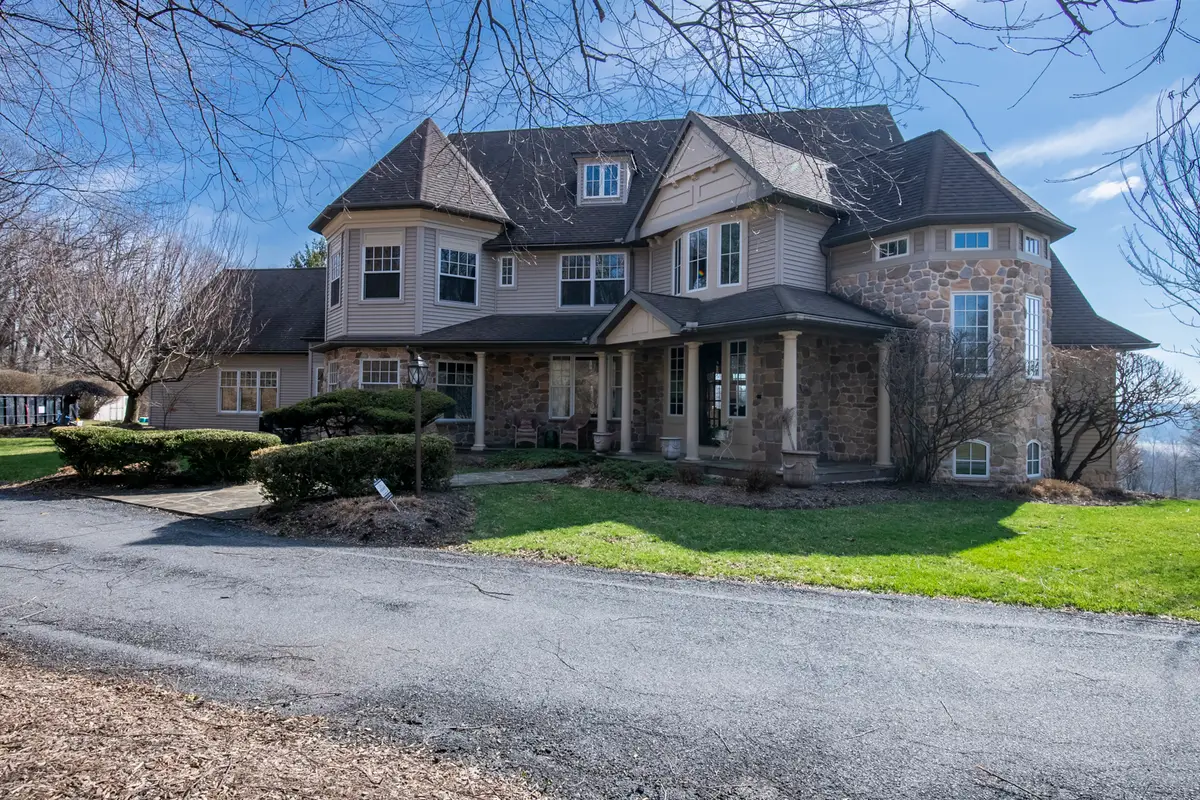 234 Miller Rd, Sinking Spring, PA 19608 - #1