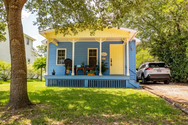 409 High Street, Oriental, NC 28571