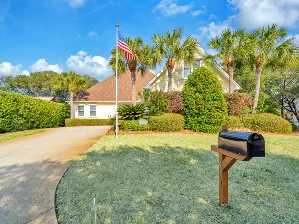 419 Pelican Circle, Seacrest, FL 32461