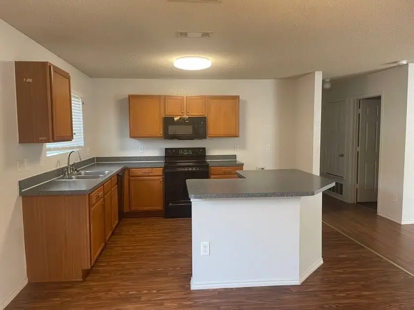 820 Eagle Drive, Saginaw, TX 76131 - #2
