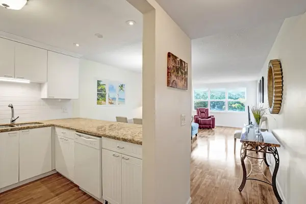 1502 S Lakeside Drive #303, Lake Worth Beach, FL 33460