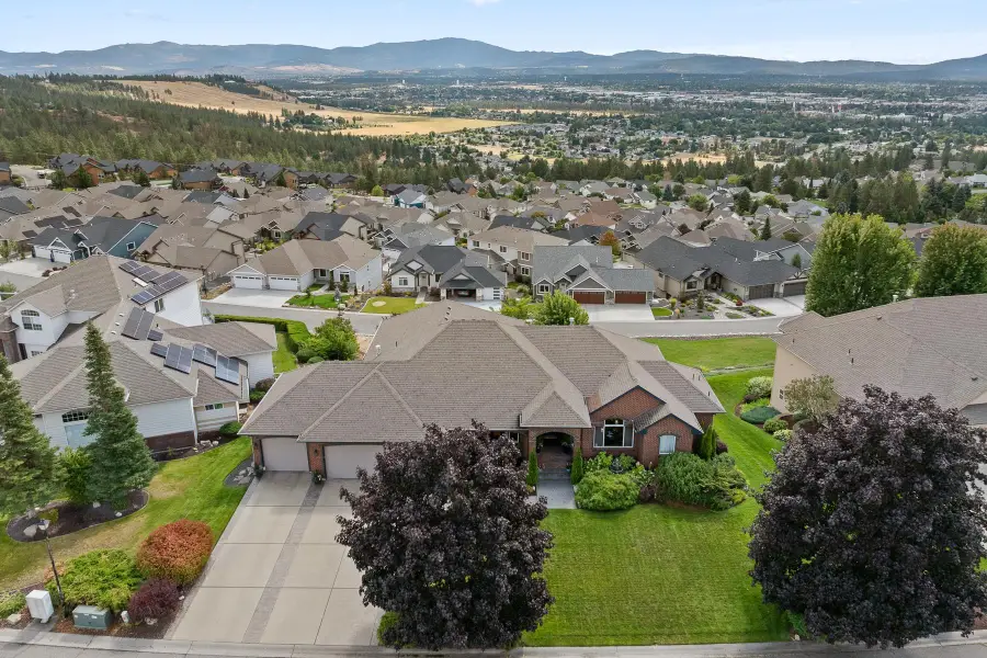 8622 E Woodland Park Dr, Spokane, WA 99217 - #2