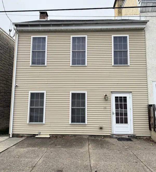 28 S 3rd St, HAMBURG, PA 19526