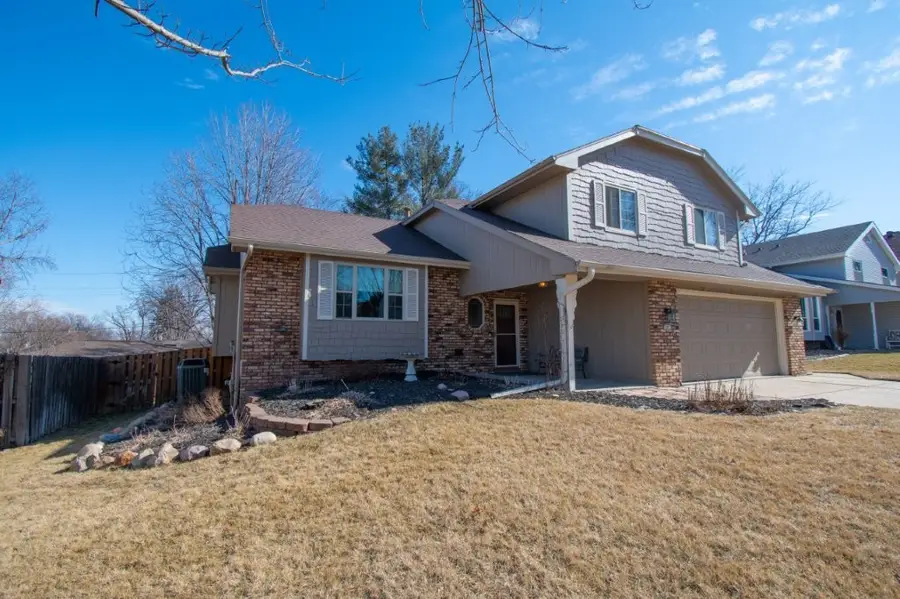 807 S Taylor Street, Papillion, NE 68046 - #3