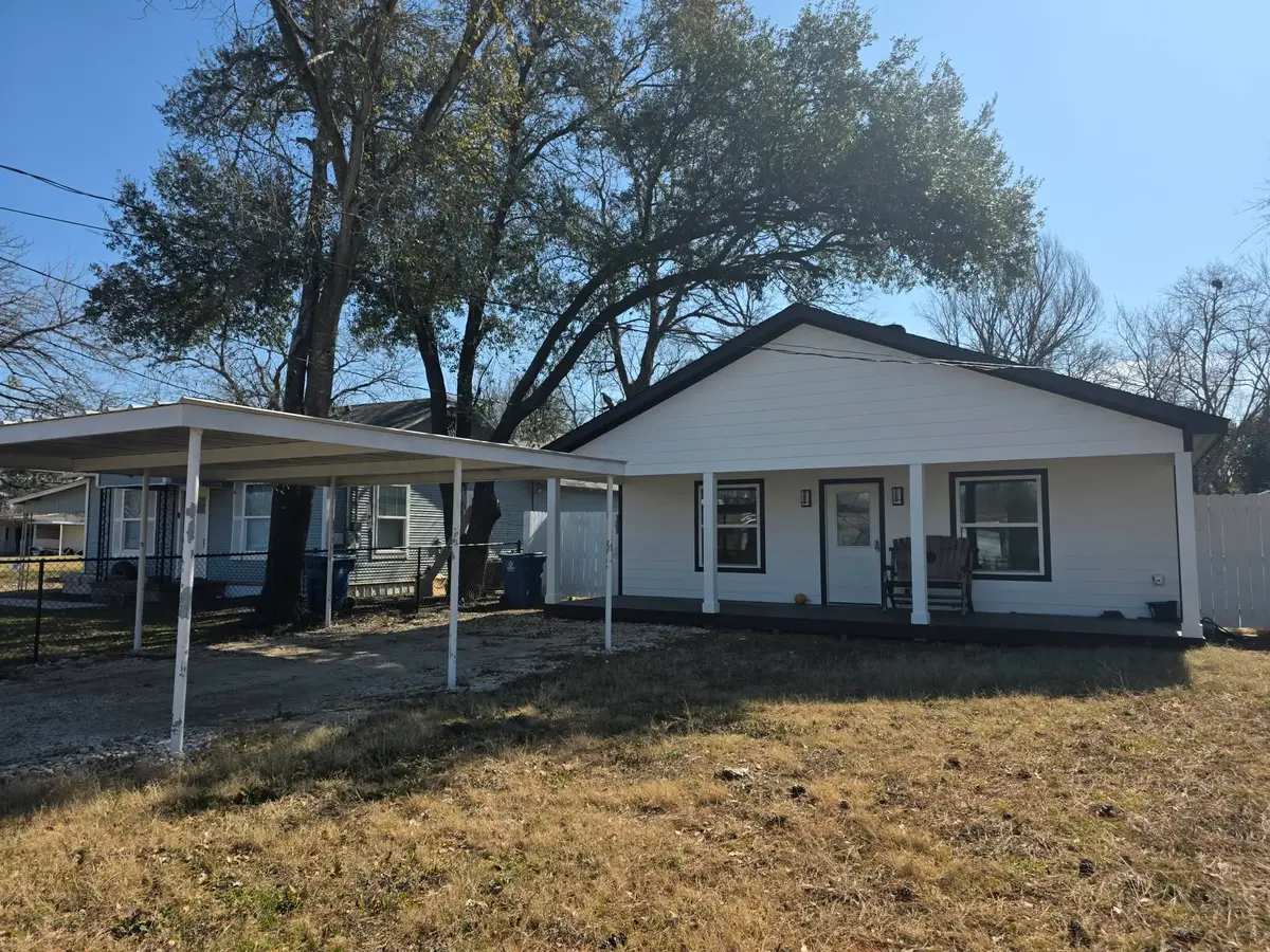 924 E Titus Street, Mexia, TX 76667 - #1