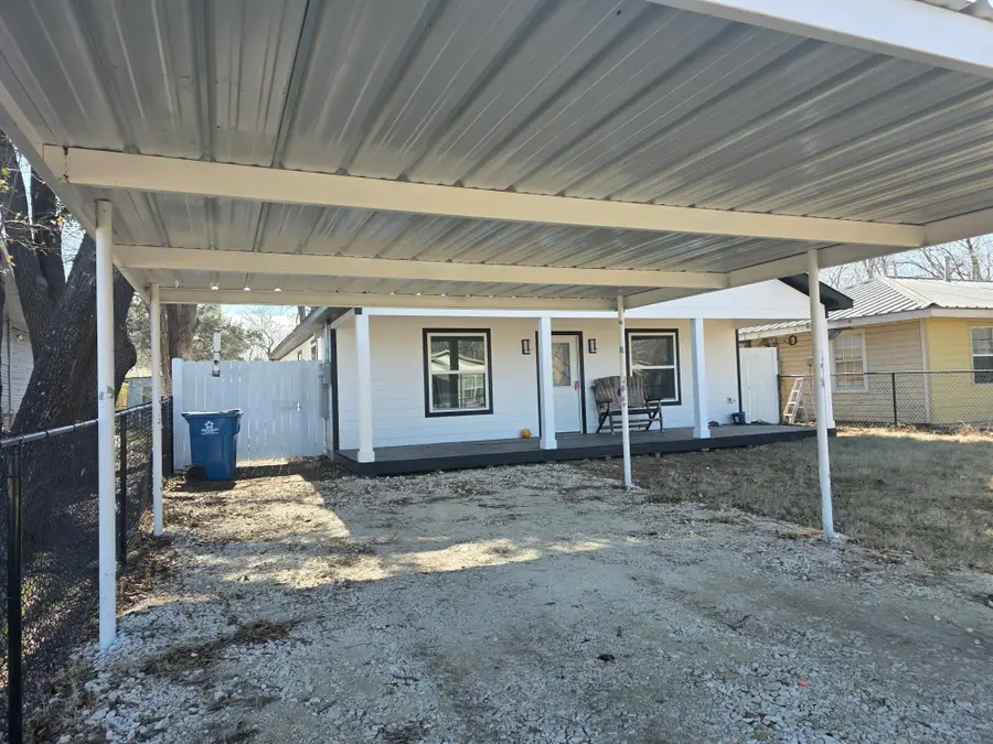 924 E Titus Street, Mexia, TX 76667 - #2