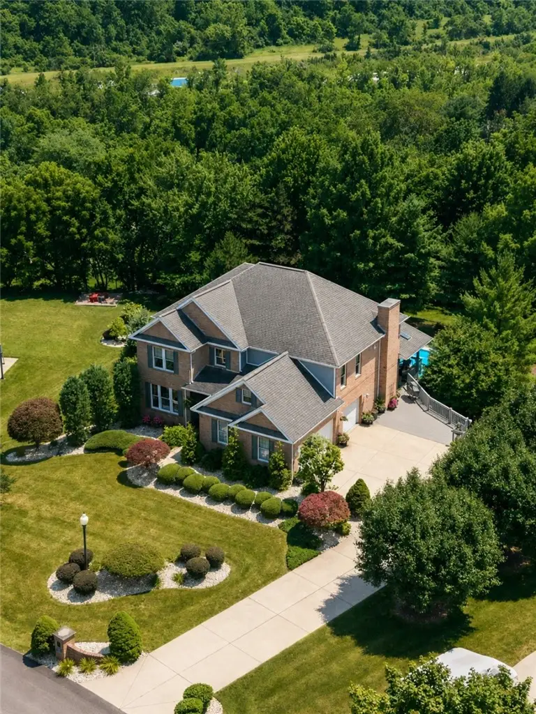 32 Hawthorne Ln, Penn, PA 15642 - #3
