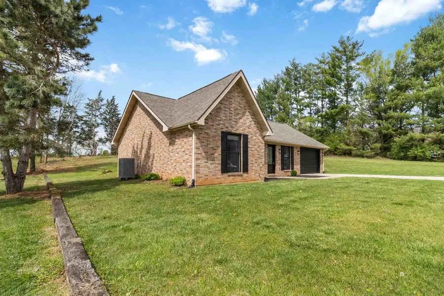 111 Whispering Oaks Drive, Somerset, KY 42503 - #3