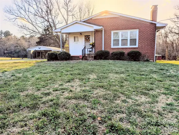 1129 Carpenter Drive, Lincolnton, NC 28092