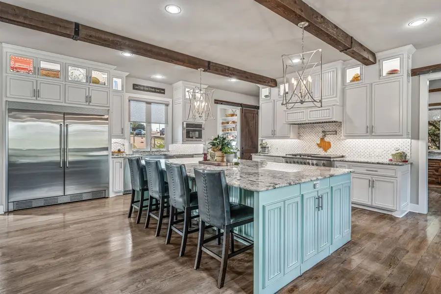 19069 Lakeview Court, Whitney, TX 76692 - Image #2