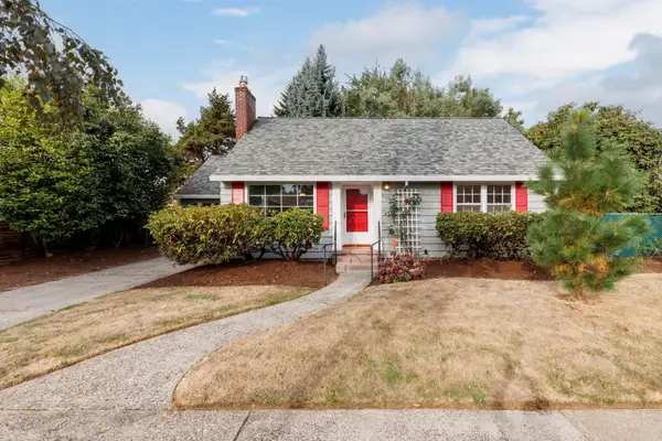 2027 SE 100th Ave, Portland, OR 97216