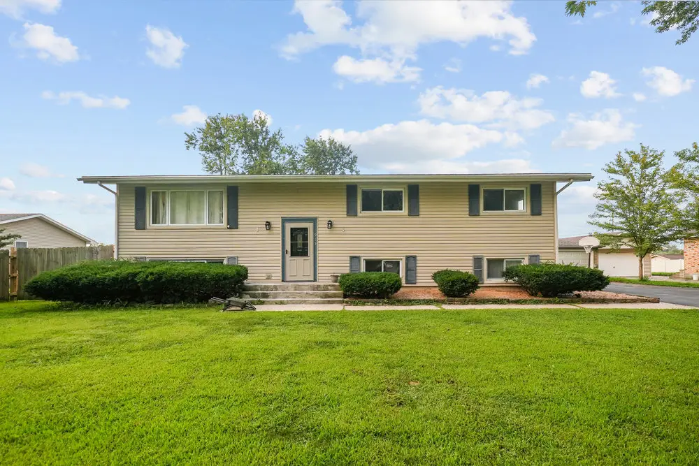 1915 E Clark Street, Diamond, IL 60416 - Image #1
