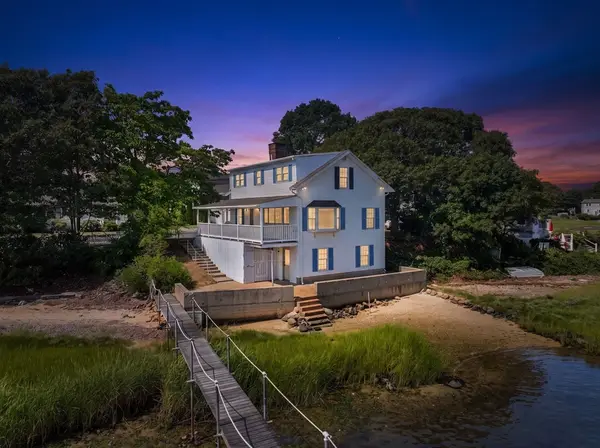 584 Circuit Avenue, Pocasset, MA 02559