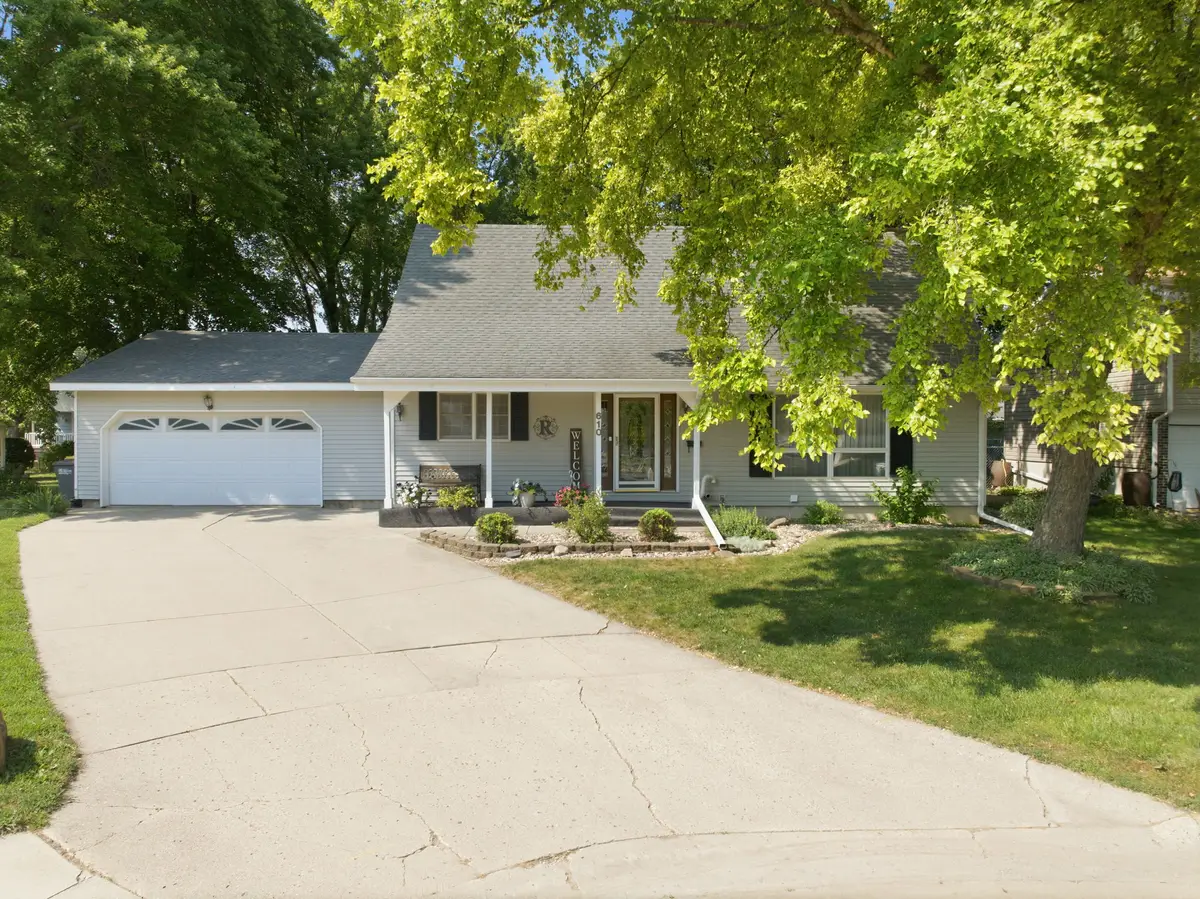 610 S Monroe Court, Mason City, IA 50401 - #1