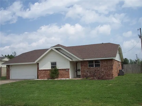 1538 S Heritage Circle, Rogers, AR 72758