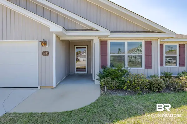 3258 Vista Del Mar Dr, Lillian, AL 36549