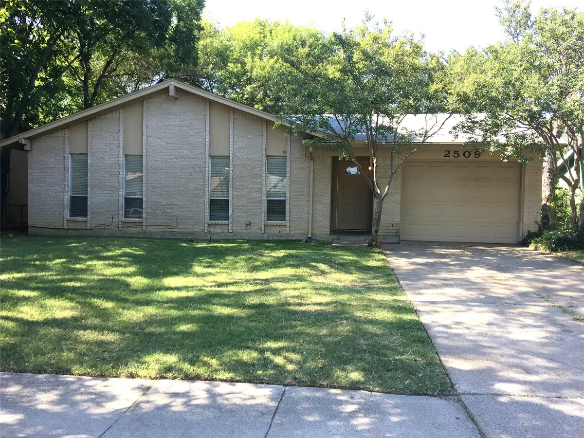 2509 Harbor Trail, Irving, TX 75060 - #1