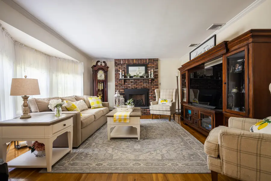 41 Brook Run Drive, Medford, NY 11763 - #3