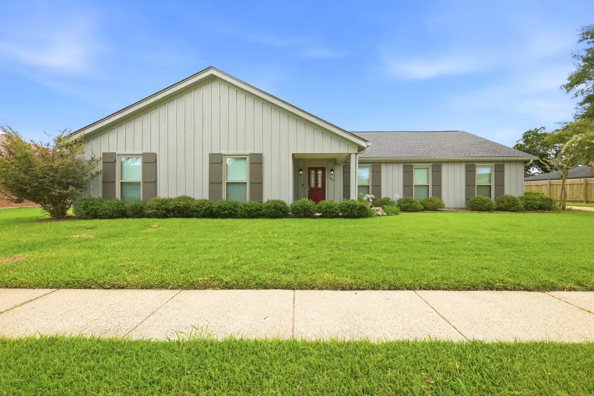 502 Summerfield Dr, Houma, LA 70360 - #1