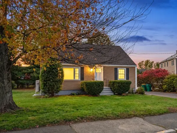 365 Lexington St, Woburn, MA 01801