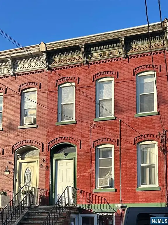 -184 Van Horne Street, Jersey City, NJ 07304