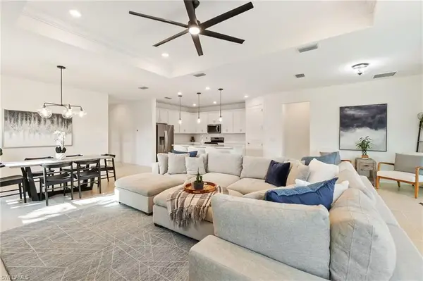 10494 Ventana Lane, Naples, FL 34120