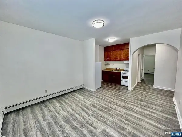 382-386 Highland , 104, Kearny, NJ 07032