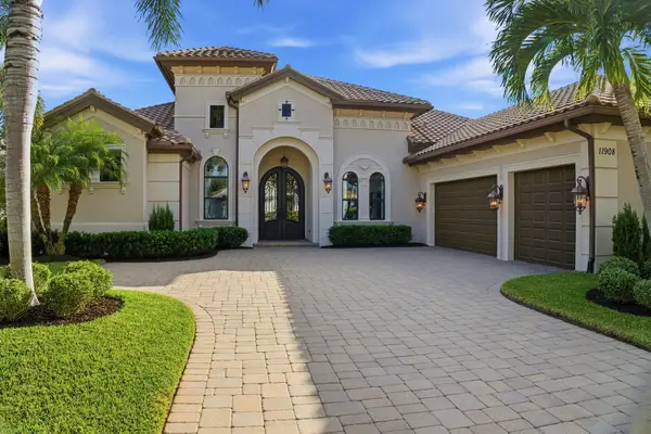 11908 Hedgestone Court, Naples, FL 34120