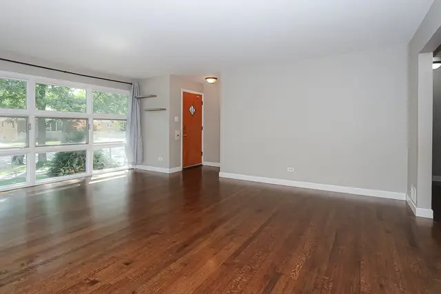 9128 Birch Ave, Morton Grove, IL 60053 - #3