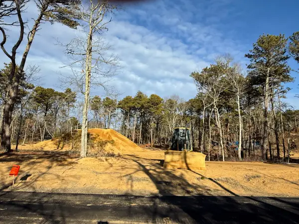 5 Bentley Rd, Harwich, MA 02645