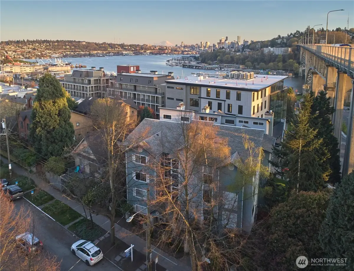 909 N 35th Street #402, Seattle, WA 98103 - #1
